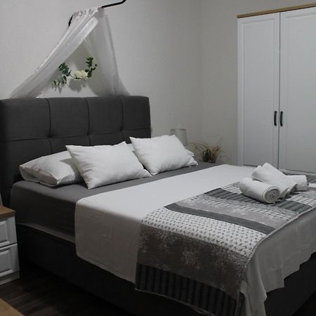 Apartments Grmaca Trogir Exterior foto